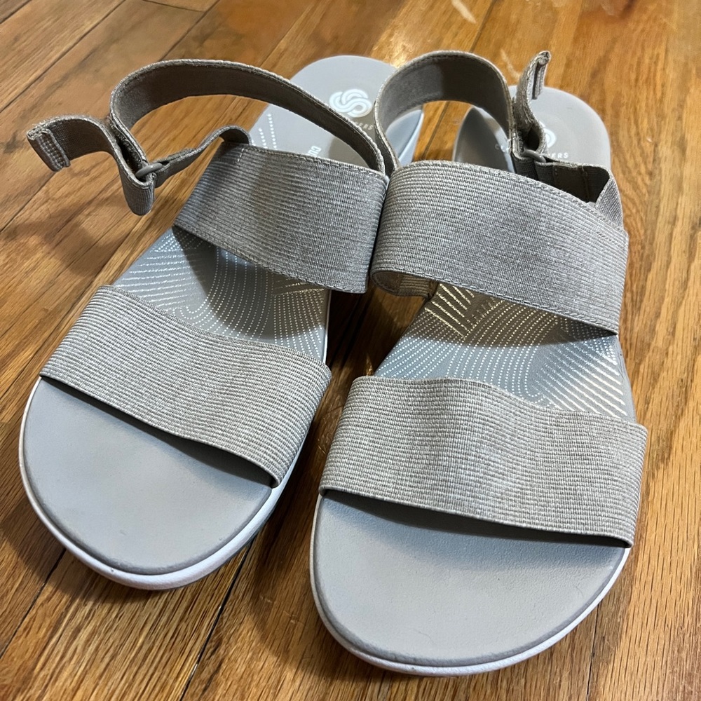 Clarks cloudsteppers sandals